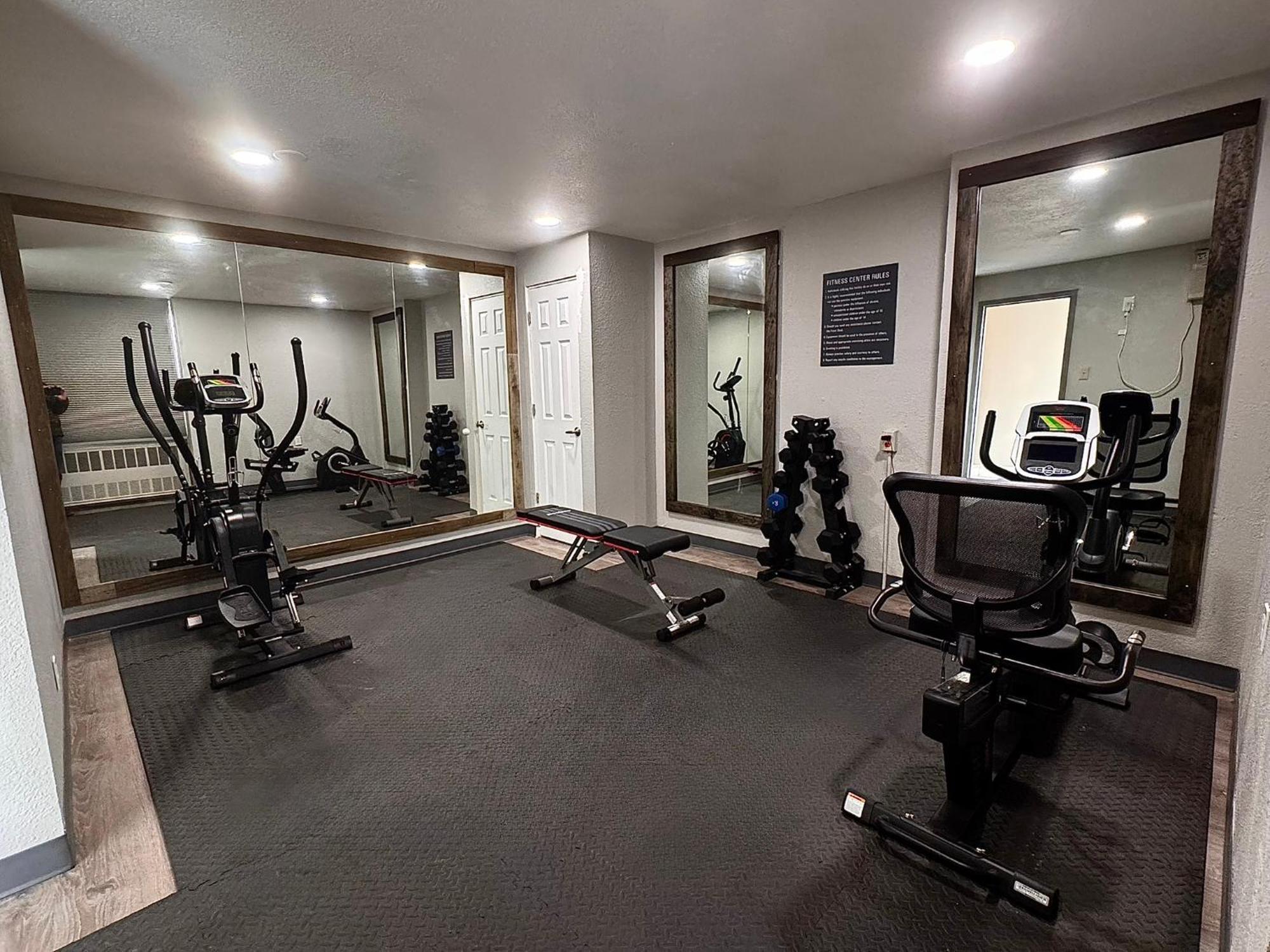 Super 8 By Wyndham Great Falls City Center ภายนอก รูปภาพ