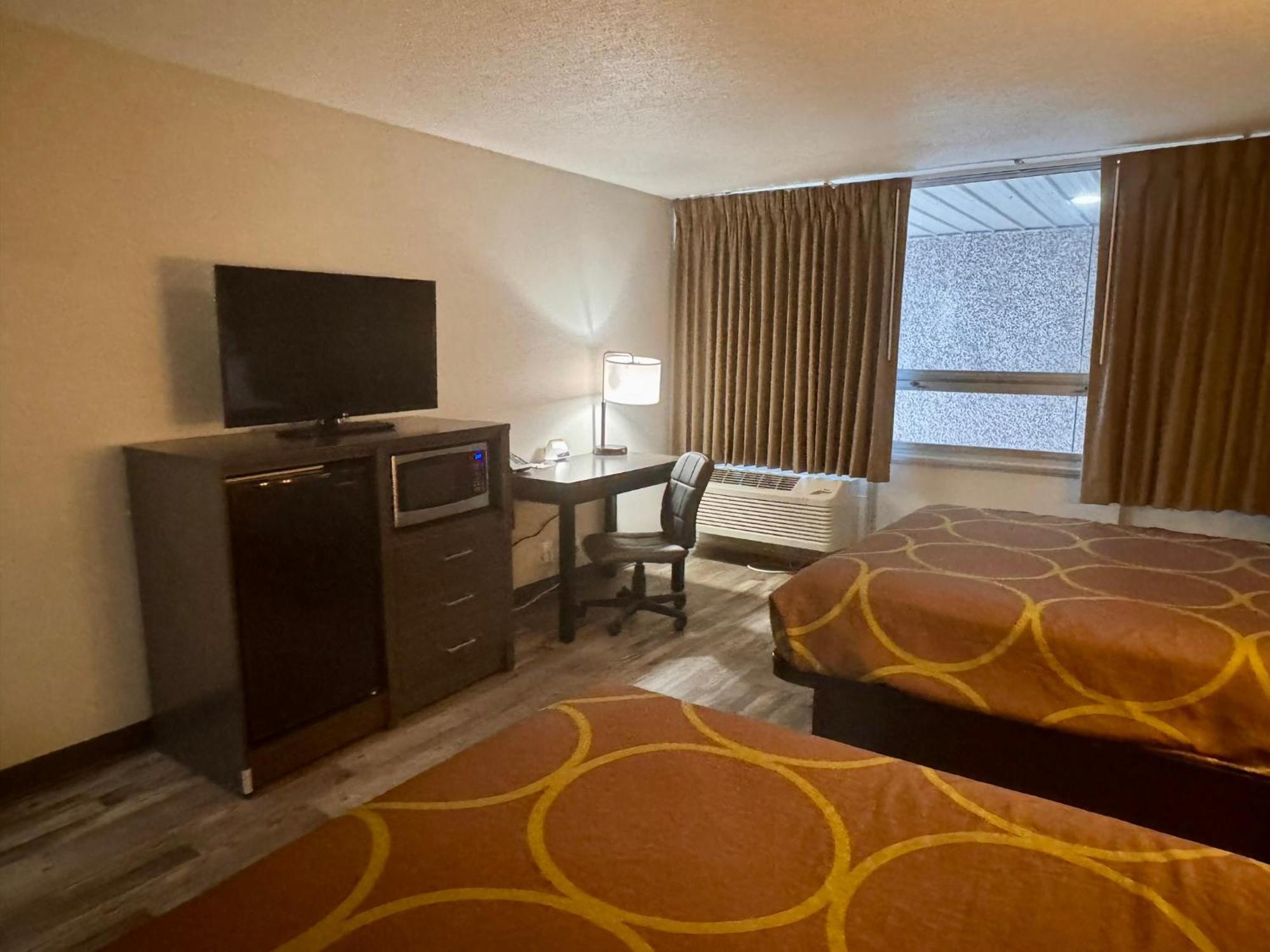 Super 8 By Wyndham Great Falls City Center ภายนอก รูปภาพ